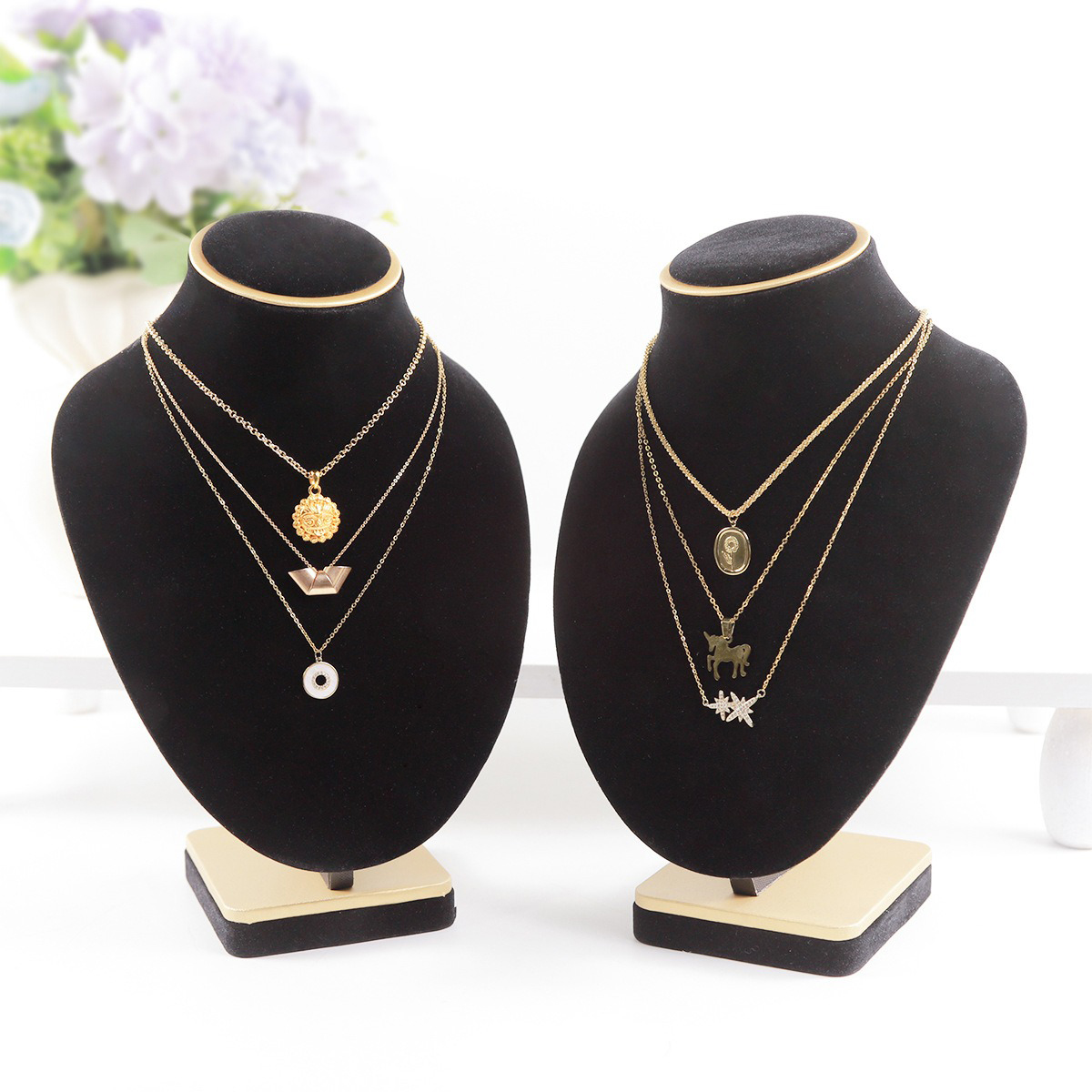 Body Black Velvet Jewelry Bust - Body Jewelry Store recension och pris