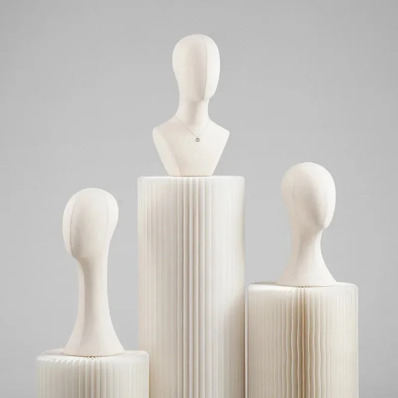 Mannequin Head With Shoulders  - Body Jewelry Store recension och pris