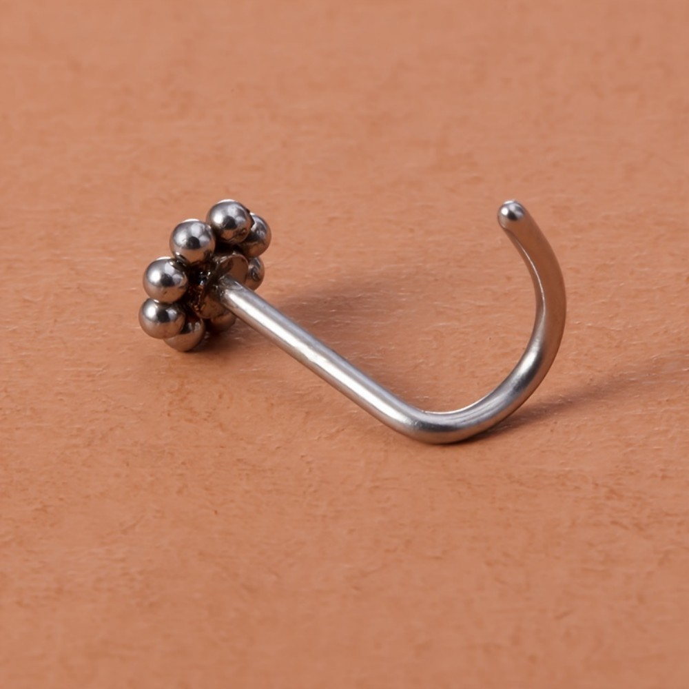 1pc of Flower-Shaped Screw Nos - Nostril Screw Pin recension och pris
